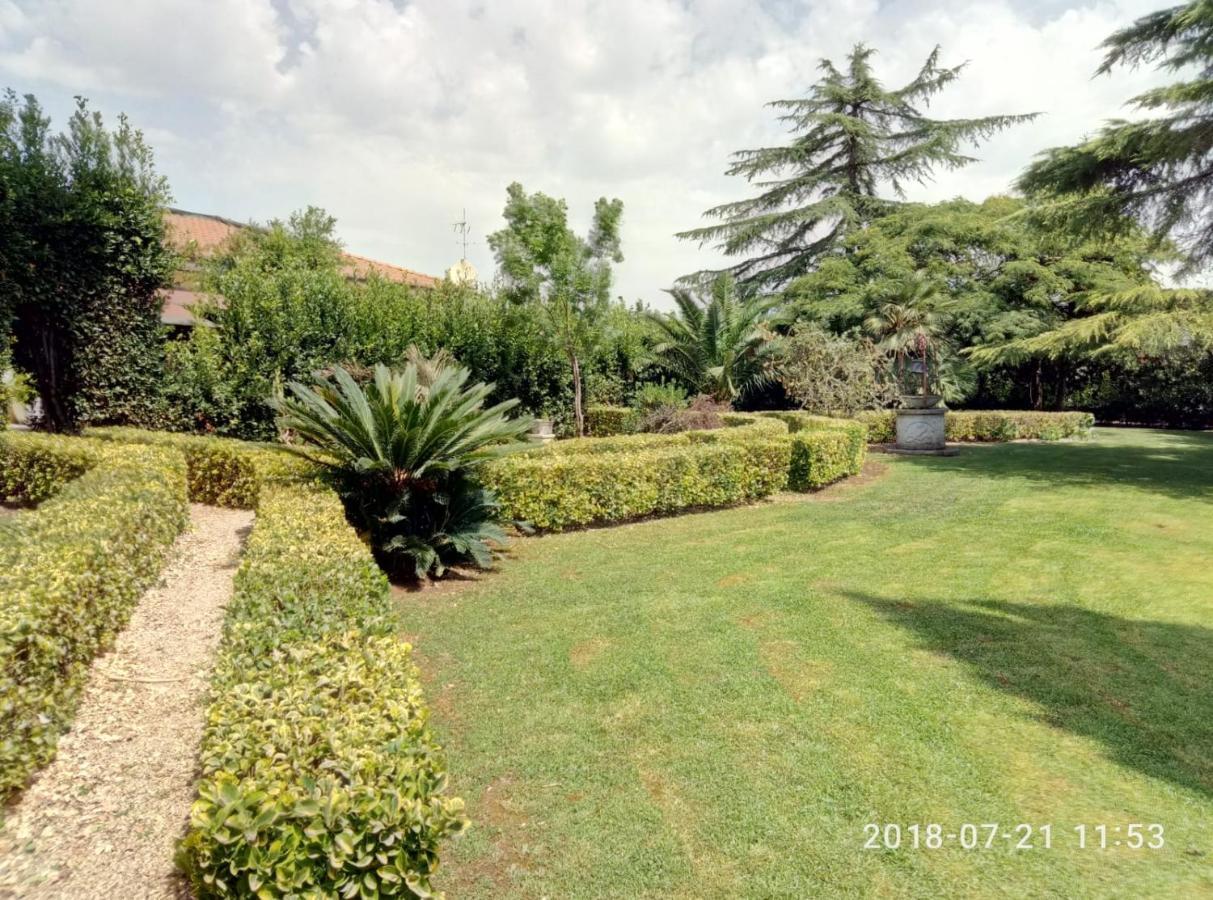 Casadolcecasalatina Bed & Breakfast ภายนอก รูปภาพ