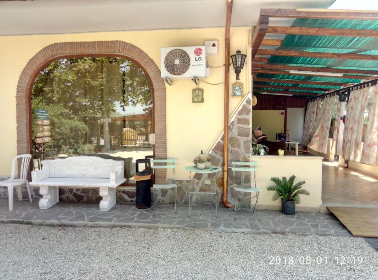 Casadolcecasalatina Bed & Breakfast ภายนอก รูปภาพ